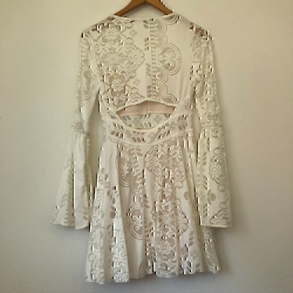 ARK & CO Burnout Lace Skater Dress White Blush Underlay Long Bell Sleeve Mini S - Picture 7 of 12